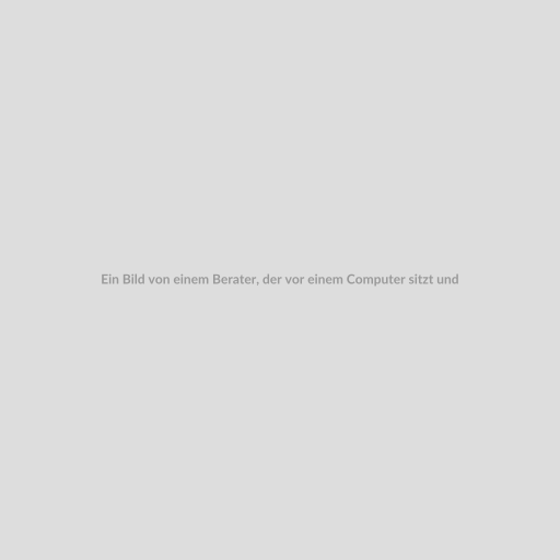 Ein Bild von einem Berater, der vor einem Computer sitzt und das PM-Nachrichtensystem Beraterportal verwendet. Auf dem Bildschirm sind verschiedene Funktionen der Plattform sichtbar, wie z.B. die Nachrichtenübersicht, die Terminplanung und die Datenverwaltung. Der Berater sieht zufrieden und effizient aus.
